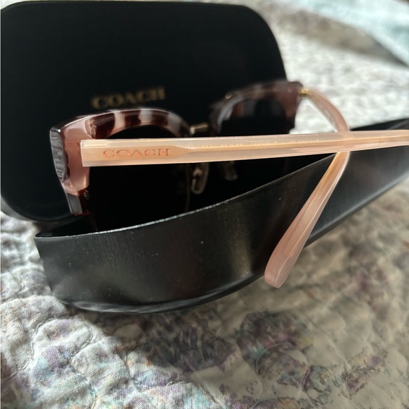 ๐Brand New Coach Cat Eye Sunglasses! ๐ถ๏ธ๐ - Picture 9 of 12